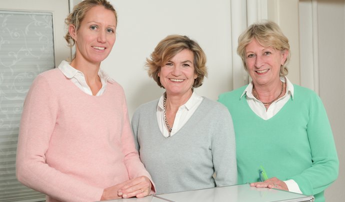 Ärztinnen am Tresen